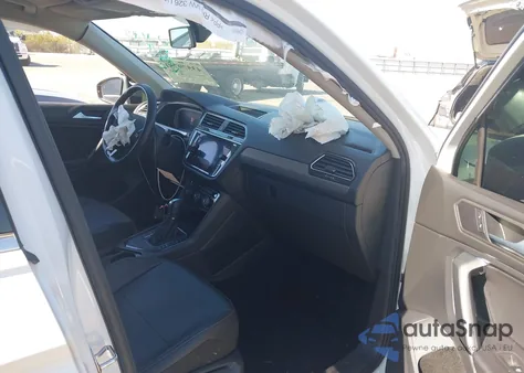 2019 Volkswagen Tiguan 2.0T Se/2.0T Sel/2.0T Sel R-Line/2.0T Sel R-Line Black z USA, uszkodzony, nr VIN 3VV3B7AX0KM184269